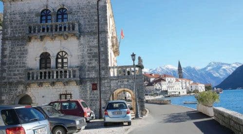 Devet vrata i prozora od eloksira ugrađeni do 2013.  Devet vrata i prozora od eloksira ugrađeni do 2013.