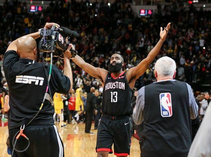 Dončić zaradio isključenje, Harden brojao do 48 Dončić zaradio isključenje, Harden brojao do 48