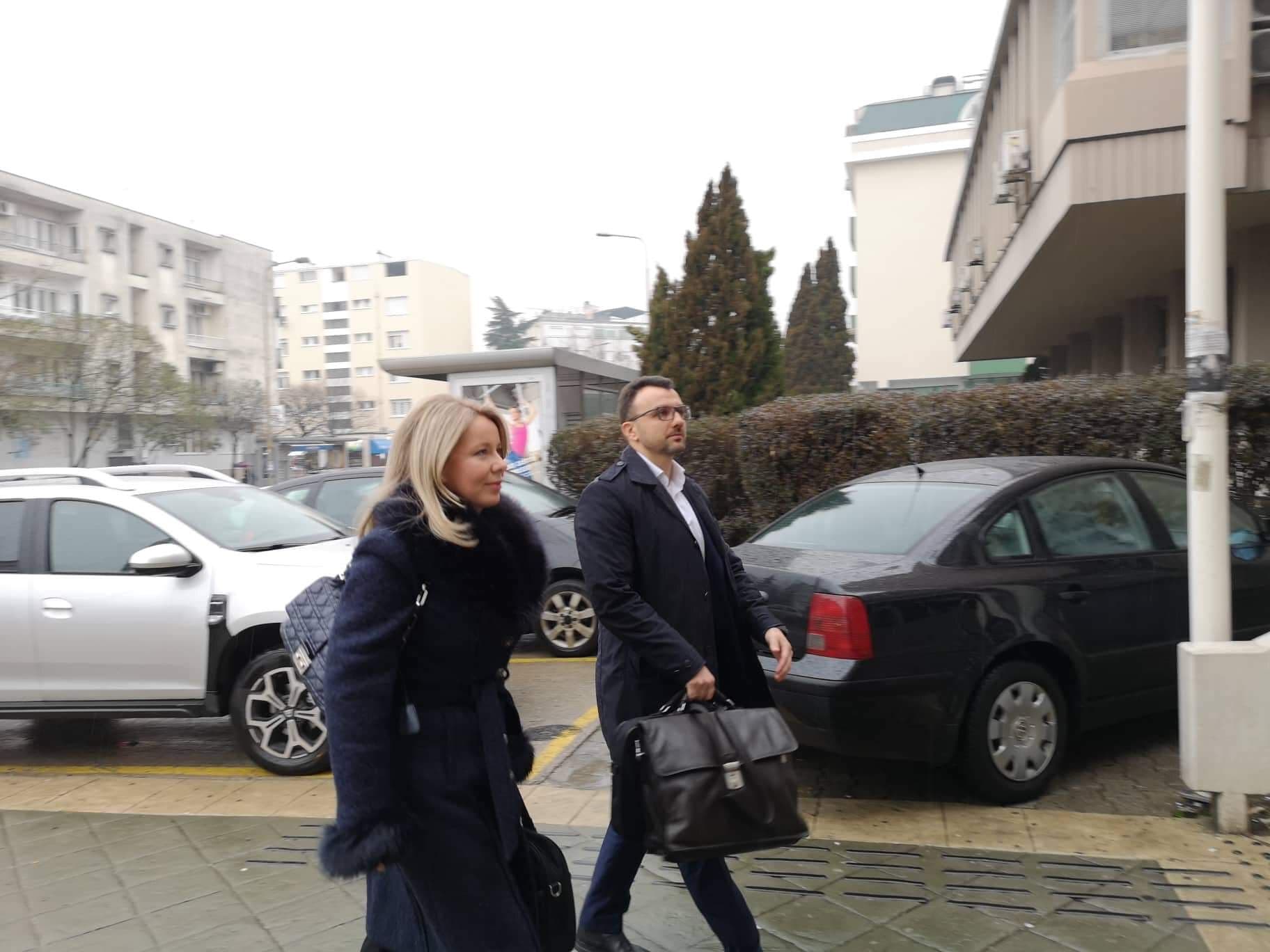 Radović tvrdi da je Žugić od nje tražio "da smješta ljudima" Radović tvrdi da je Žugić od nje tražio "da smješta ljudima"