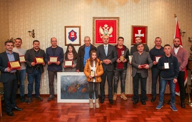 Draško Kaluđerović najbolji sportista Prijestonice, RK “Lovćen” sportska organizacija godine Draško Kaluđerović najbolji sportista Prijestonice, RK “Lovćen” sportska organizacija godine