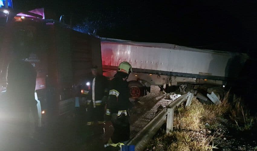 Kamion sletio sa puta Sutomore-Bar Kamion sletio sa puta Sutomore-Bar