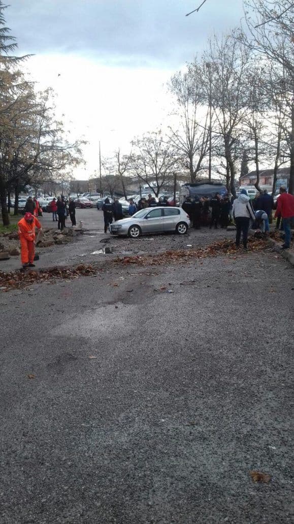 Gradske službe omogućile nesmetano funkcionisanje kroz Jerevansku ulicu Gradske službe omogućile nesmetano funkcionisanje kroz Jerevansku ulicu