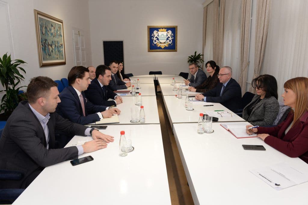 Zavod za zapošljavnje planira intenzivniju saradnju sa opštinama u Crnoj Gori Zavod za zapošljavnje planira intenzivniju saradnju sa opštinama u Crnoj Gori