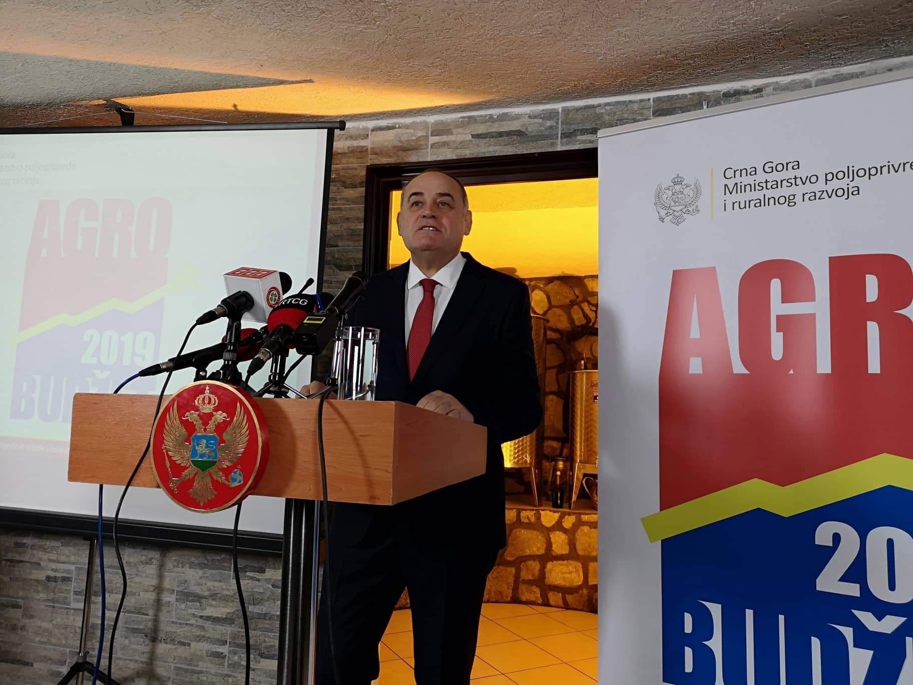 Simović: Knežević se ponaša nesvojstveno Crnogorcima, nesojski i neljudski Simović: Knežević se ponaša nesvojstveno Crnogorcima, nesojski i neljudski