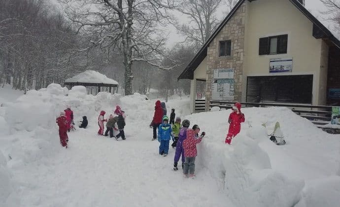 Mališani iz podgoričkog vrtića uživali u sniježnom NP Lovćen Mališani iz podgoričkog vrtića uživali u sniježnom NP Lovćen