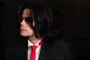 Zbog optužbi za seksualno zlostavljanje: Scene sa djecom izbačene iz filma o Majklu Džeksonu Zbog optužbi za seksualno zlostavljanje: Scene sa djecom izbačene iz filma o Majklu Džeksonu