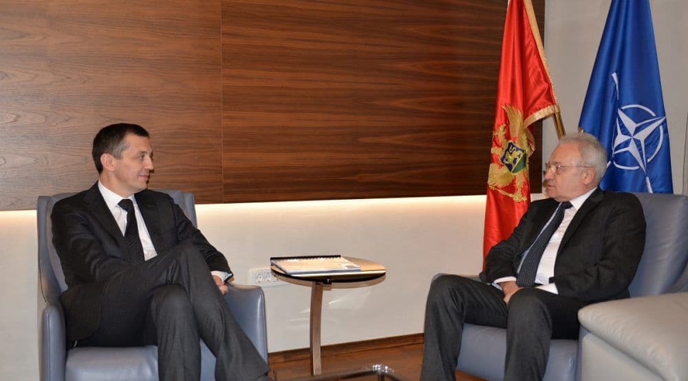 Bošković čestitao makedonskom ambasadoru postizanje sporazuma sa Grčkom Bošković čestitao makedonskom ambasadoru postizanje sporazuma sa Grčkom