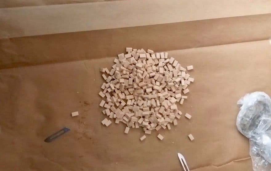 Uhapšen Cetinjanin, otkriven štek stan, zaplijenjen auto, novac, droga... Uhapšen Cetinjanin, otkriven štek stan, zaplijenjen auto, novac, droga...