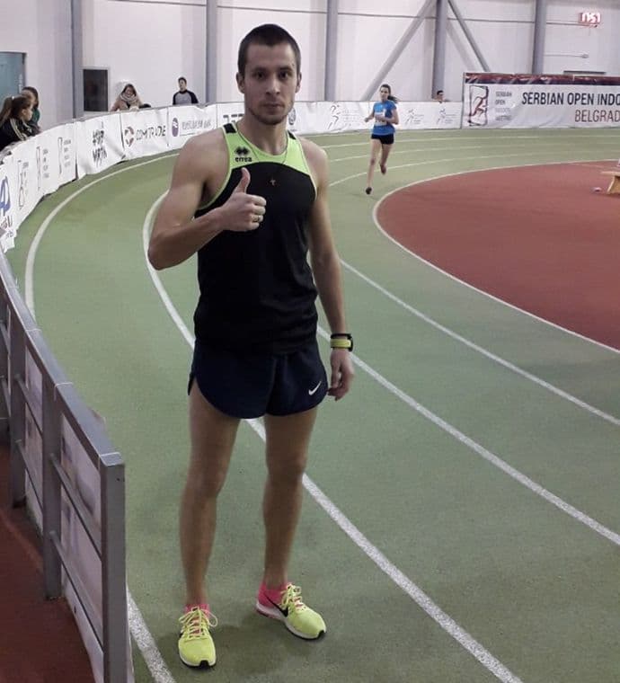 Miloš Dragović postavio novi seniorski rekord Crne Gore u dvorani na 1.500 metara Miloš Dragović postavio novi seniorski rekord Crne Gore u dvorani na 1.500 metara