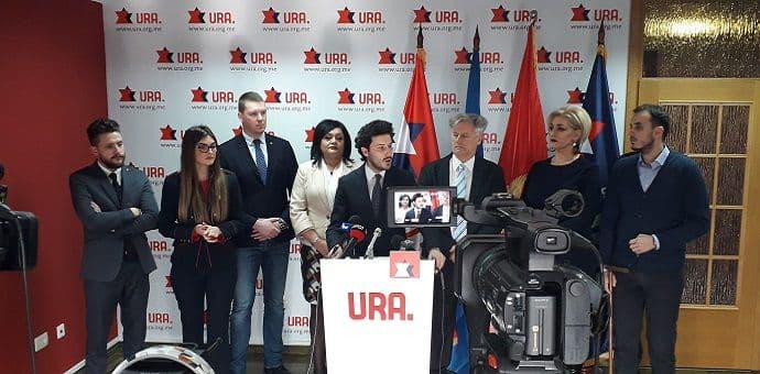 Ura poziva na proteste: Đukanović mora da ode Ura poziva na proteste: Đukanović mora da ode