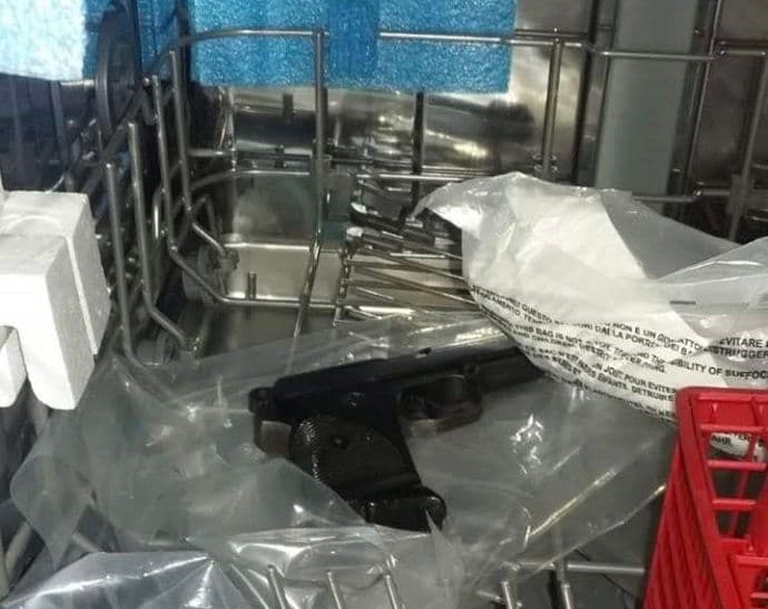 Uhapšen Klikovac, DNK nalaz ukazuje da je pištolj njegov Uhapšen Klikovac, DNK nalaz ukazuje da je pištolj njegov