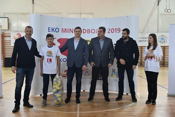 Startovala “EKO mini odbojka”, učestvuje 650 djece! Startovala “EKO mini odbojka”, učestvuje 650 djece!