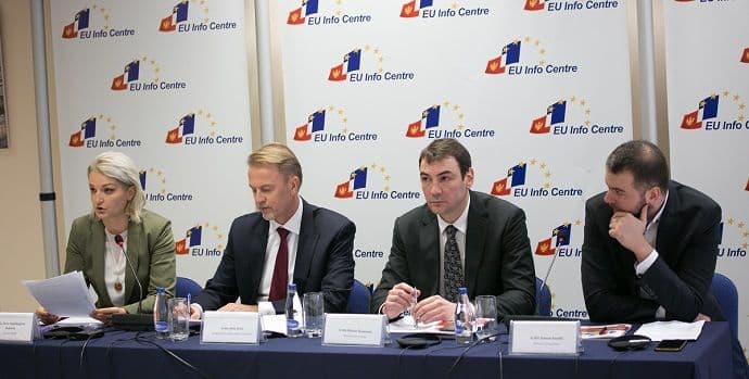 Mali broj organizacija u Crnoj Gori se bavi pitanjem ekstremnog nasilja Mali broj organizacija u Crnoj Gori se bavi pitanjem ekstremnog nasilja