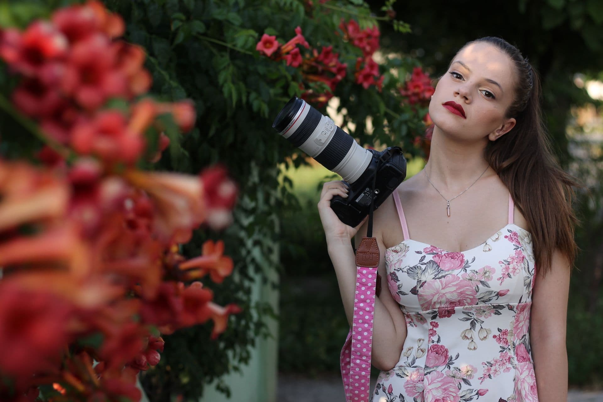 Izložba fotografija „Raw“ Đurđice Knežević u Propaganda baru Izložba fotografija „Raw“ Đurđice Knežević u Propaganda baru