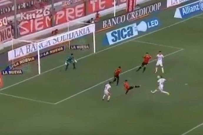 Nesvakidašnji gol u argentinskoj prvoj ligi (VIDEO) Foto: Screenshot