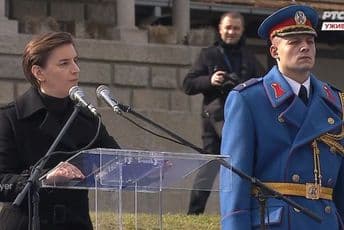 Premijerka Srbije izviždana na proslavi Dana državnosti