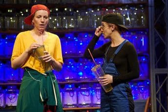 Ezopova basna na sceni KIC-a: ,,Cvrčak i mrav" u nedjelju pred podgoričkim mališanima Ezopova basna na sceni KIC-a: ,,Cvrčak i mrav" u nedjelju pred podgoričkim mališanima