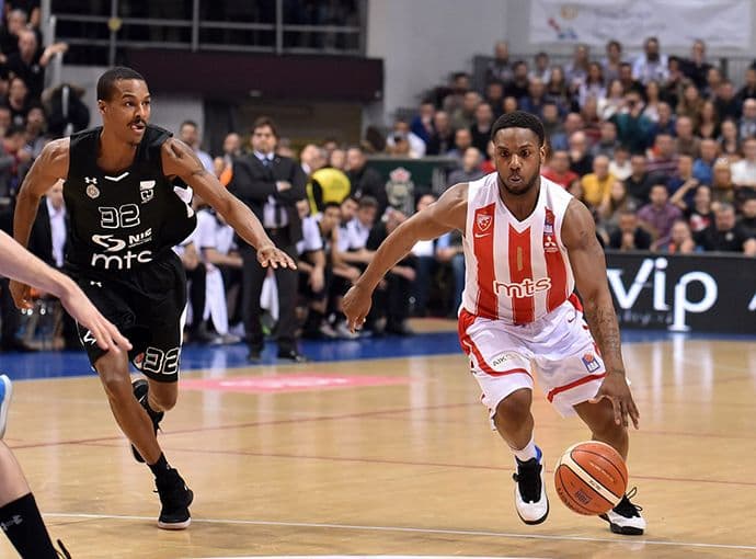 Skandal u Nišu: Igrači Zvezde odbili da uzmu medalje Skandal u Nišu: Igrači Zvezde odbili da uzmu medalje