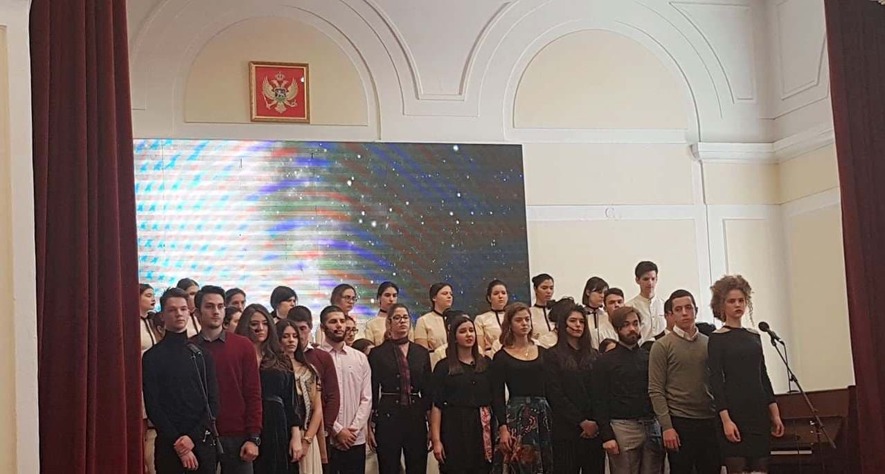 U vremenu kad se nudi sve, treba pronaći samo jedno - sebe samog U vremenu kad se nudi sve, treba pronaći samo jedno - sebe samog