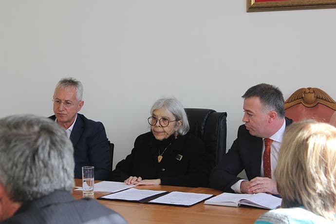 Misija OEBS-a donirala DIK-u servere i softver za obradu izbornih podataka Misija OEBS-a donirala DIK-u servere i softver za obradu izbornih podataka