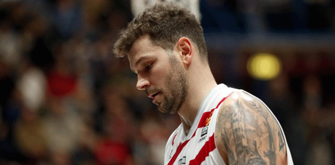 Armani slavio protiv Makabija Foto: EPA-EFE/MATTEO BAZZI