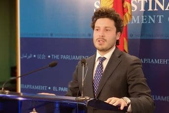 Abazović: Nećemo praviti kompromise sa nacionalnim interesima Crne Gore Abazović: Nećemo praviti kompromise sa nacionalnim interesima Crne Gore