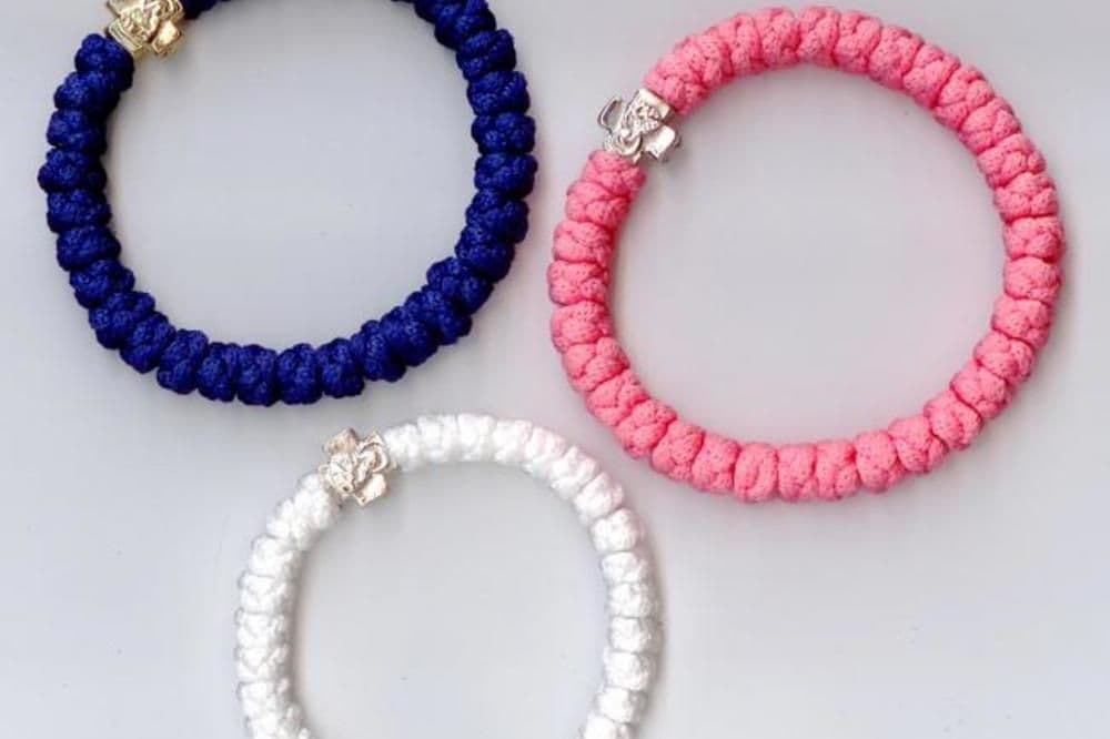 Ministarstvo: Državni službenici mogu nositi hidžab i brojanice Ministarstvo: Državni službenici mogu nositi hidžab i brojanice