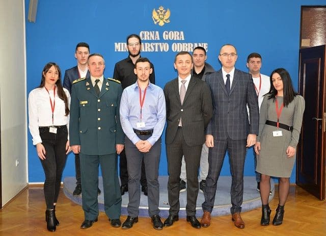 Ulazite u instituciju koja ne prima prosječne Ulazite u instituciju koja ne prima prosječne