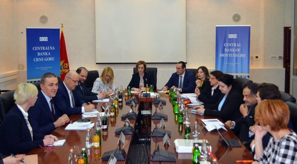 Vlada će nastaviti da se pridržava mjera fiskalne konsolidacije Vlada će nastaviti da se pridržava mjera fiskalne konsolidacije