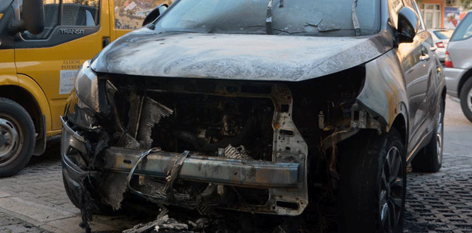 Bar: Sudskom izvršitelju zapalili džip Foto: Jedro Bar