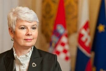 Kosor: Nakon današnjeg klanjanja ratnom zločincu očekujem od nesposobne EK da suspenduje pristupne pregovore Srbije