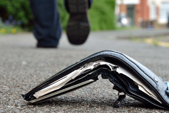 Bjelopoljac (16) našao novčanik sa novcem i dokumentima i vratio ga vlasniku