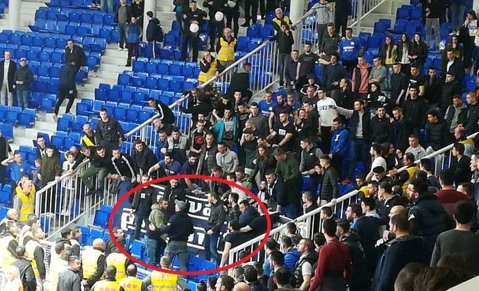 Nakon poraza Budućnosti varnice među navijačima, obezbjeđenje spriječilo tuču Nakon poraza Budućnosti varnice među navijačima, obezbjeđenje spriječilo tuču