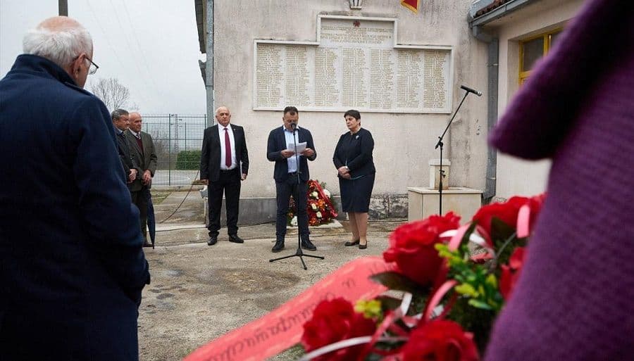 Jubilej danailovgradske Osnovne škole obilježen uz sjećanje, obnovu spomen ploče i donacije Jubilej danailovgradske Osnovne škole obilježen uz sjećanje, obnovu spomen ploče i donacije