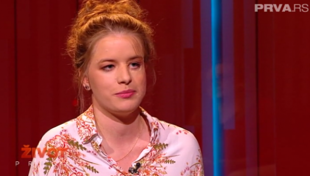 "Izvini, nisi ukapirala, tvoja jakna ne može da stoji tu" "Izvini, nisi ukapirala, tvoja jakna ne može da stoji tu"