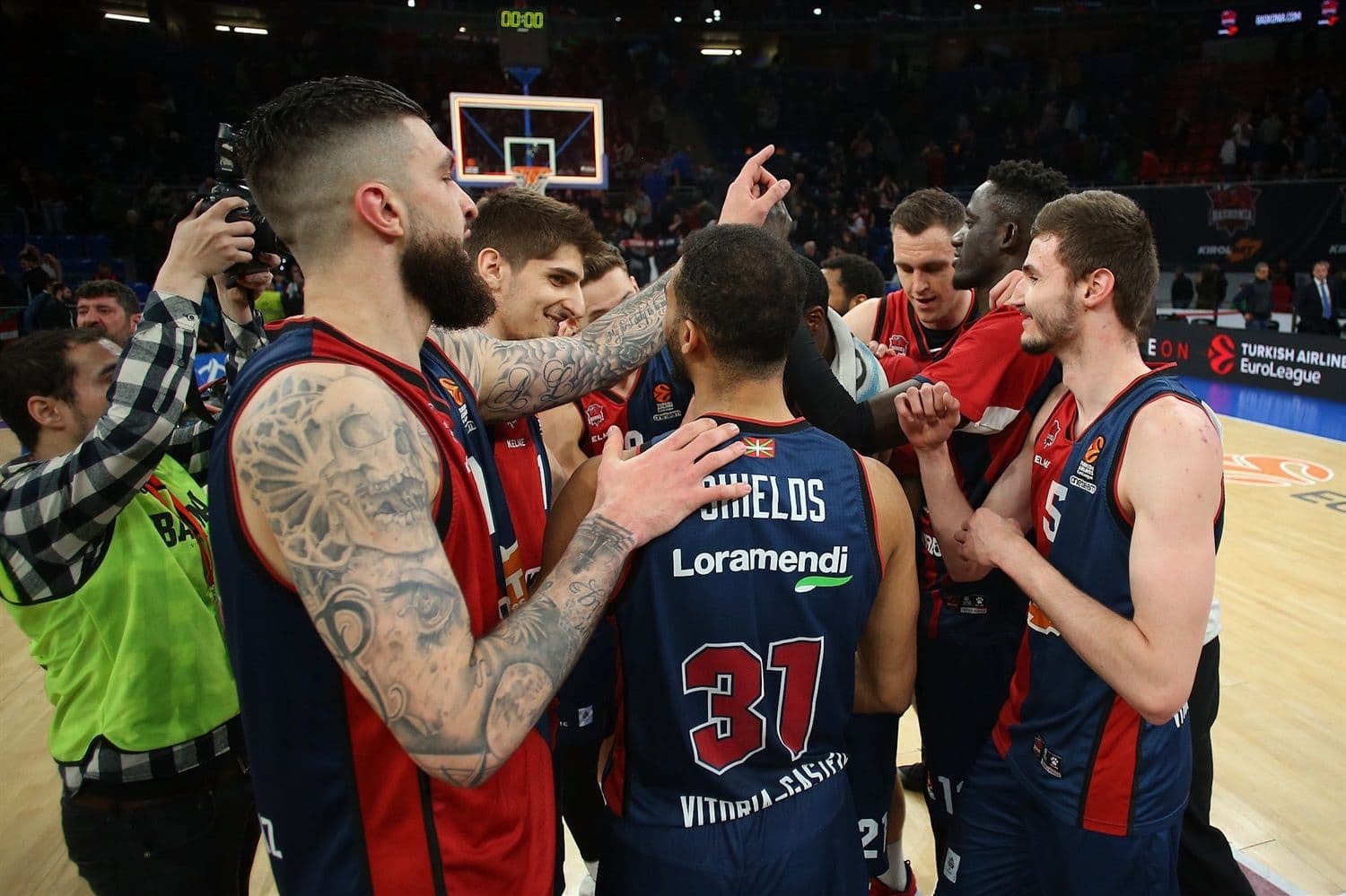 kirolbet-baskonia-vitoria-gasteiz-celebrates-eb18 kirolbet-baskonia-vitoria-gasteiz-celebrates-eb18