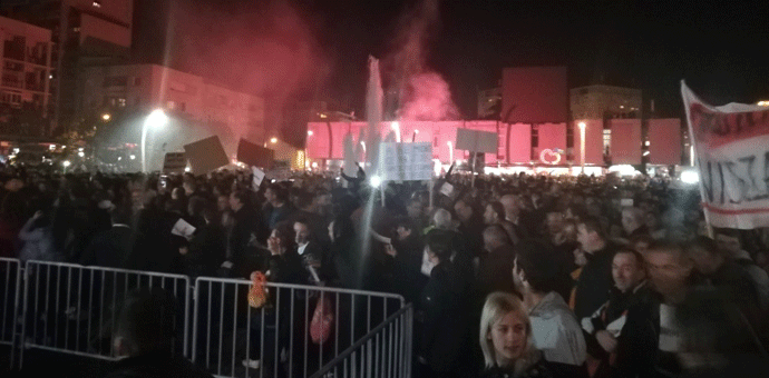 Perović: Gdje vam je državna zastava dok iznosite pare u strane banke Foto: Portal Analitika