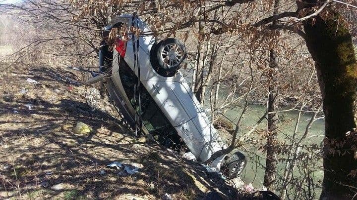 Bijelo Polje: Prevrnuo se automobil, vozač prebačen u bolnicu Bijelo Polje: Prevrnuo se automobil, vozač prebačen u bolnicu