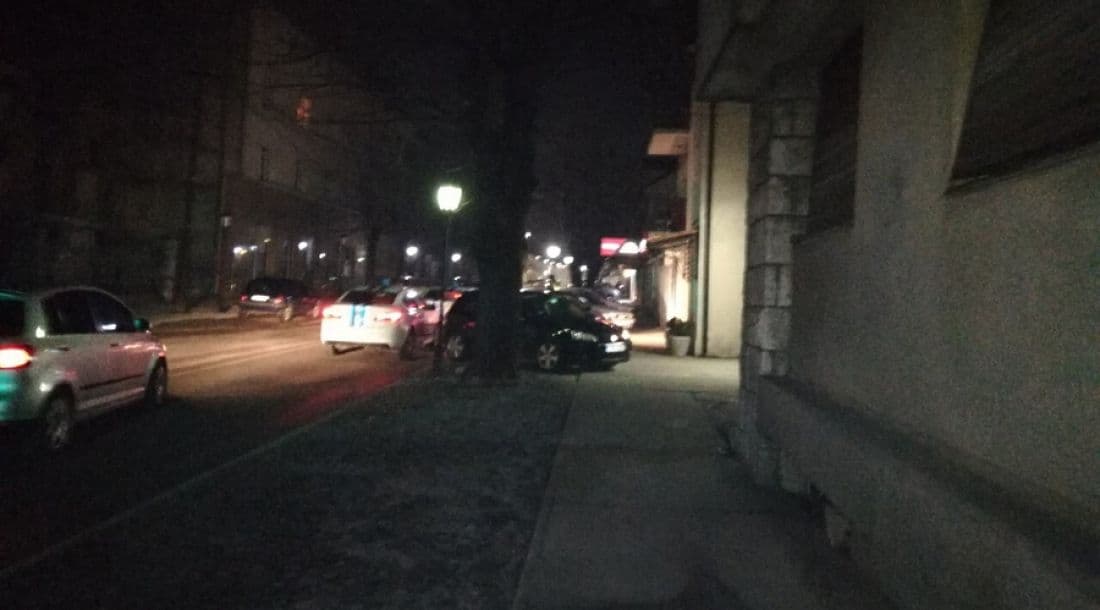 Maskirani napadač opljačkao kladionicu na CT http://www.cetinjskilist.com