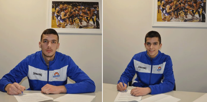 Pajović i Vujisić potpisali svoje prve ugovore sa KK Budućnost Voli Foto: @KKBuducnostVOLI Twitter
