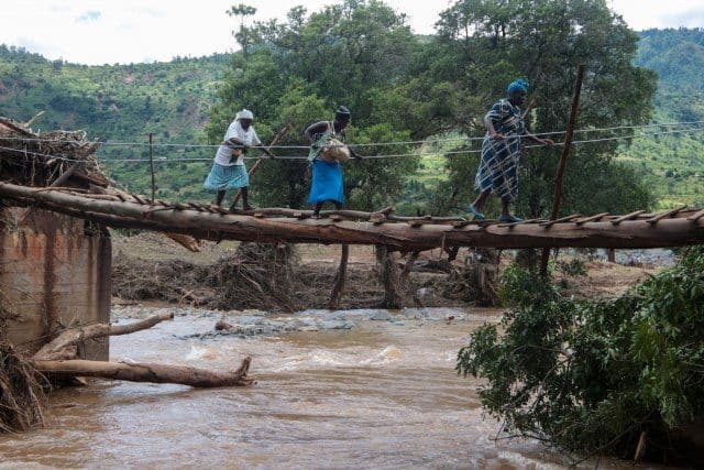 550 žrtava stravičnog ciklona 550 žrtava stravičnog ciklona
