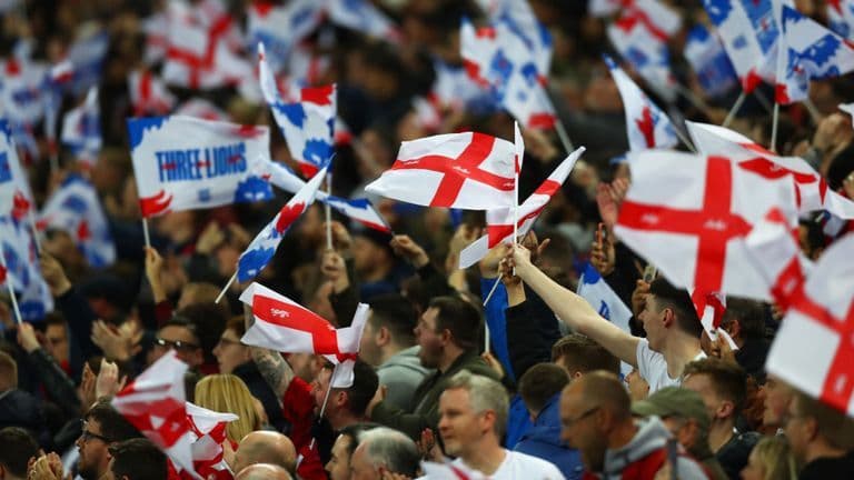 Oko 300 engleskih navijača stiglo u Podgoricu bez ulaznica Sky Sports