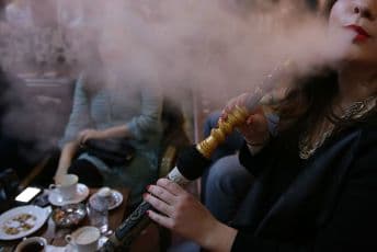 Pušenjem nargile unosi se više toksičnih spojeva nego pušenjem cigareta