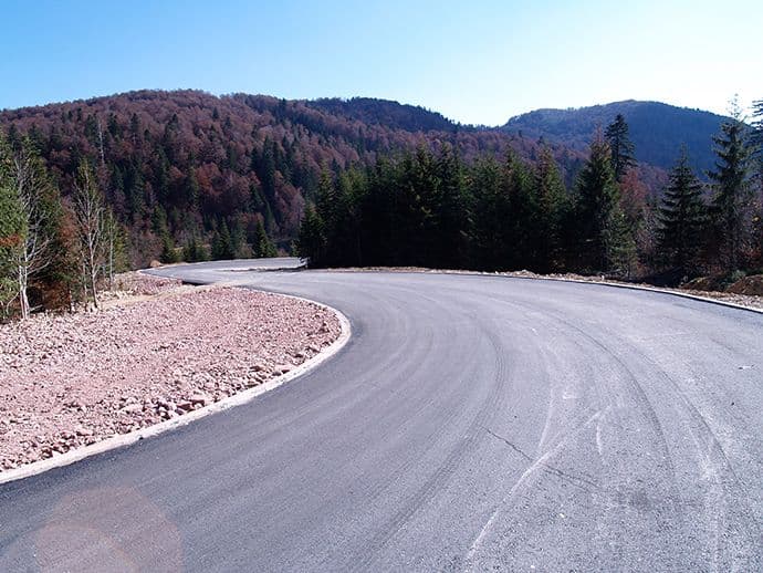 Potpisan ugovor o modernizaciji javnih puteva u Kolašinu Potpisan ugovor o modernizaciji javnih puteva u Kolašinu