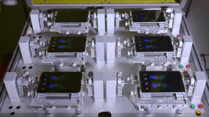 Samsung testira savitljive telefone (VIDEO) Samsung testira savitljive telefone (VIDEO)