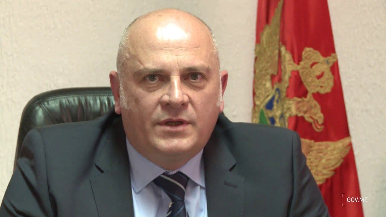 Rasvijetljeno podmetanje požara na radnju Igora Tomkića, uhapšeni podmetač požara i dva napadača Rasvijetljeno podmetanje požara na radnju Igora Tomkića, uhapšeni podmetač požara i dva napadača