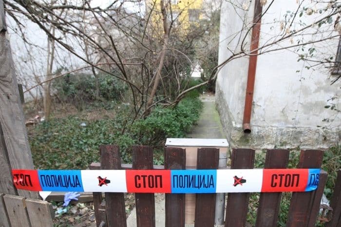 Svekar upucao snahu u porodičnoj kući Svekar upucao snahu u porodičnoj kući