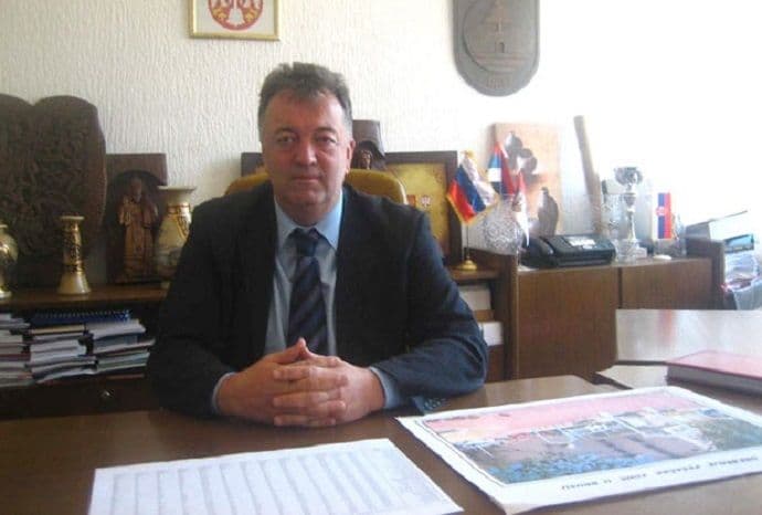 Kako je Jutka grebao: Nudio pare, dogovarao prelazak kod Šešelja, dan pred smjenu otišao na sastanak u Beograd Kako je Jutka grebao: Nudio pare, dogovarao prelazak kod Šešelja, dan pred smjenu otišao na sastanak u Beograd