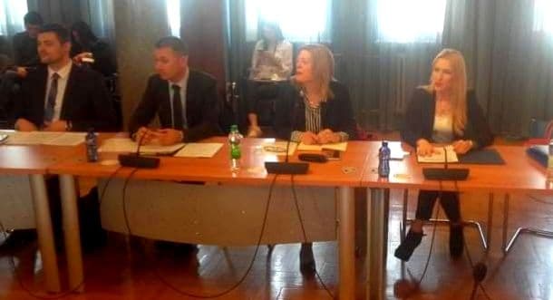 Ne može se izgraditi autoput, a da se ne ugrozi životna sredina Ne može se izgraditi autoput, a da se ne ugrozi životna sredina