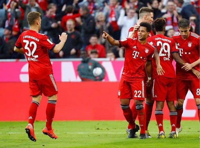 Bajern rasturio Borusiju i vratio se na čelo Bundeslige Bajern rasturio Borusiju i vratio se na čelo Bundeslige